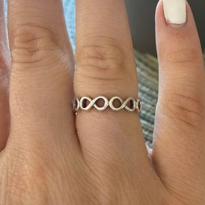 Infinity ring